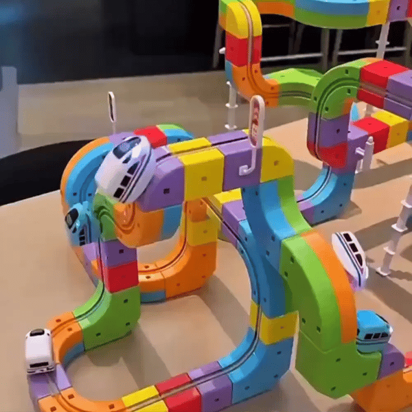 Magnetic Train (130 Pieces)